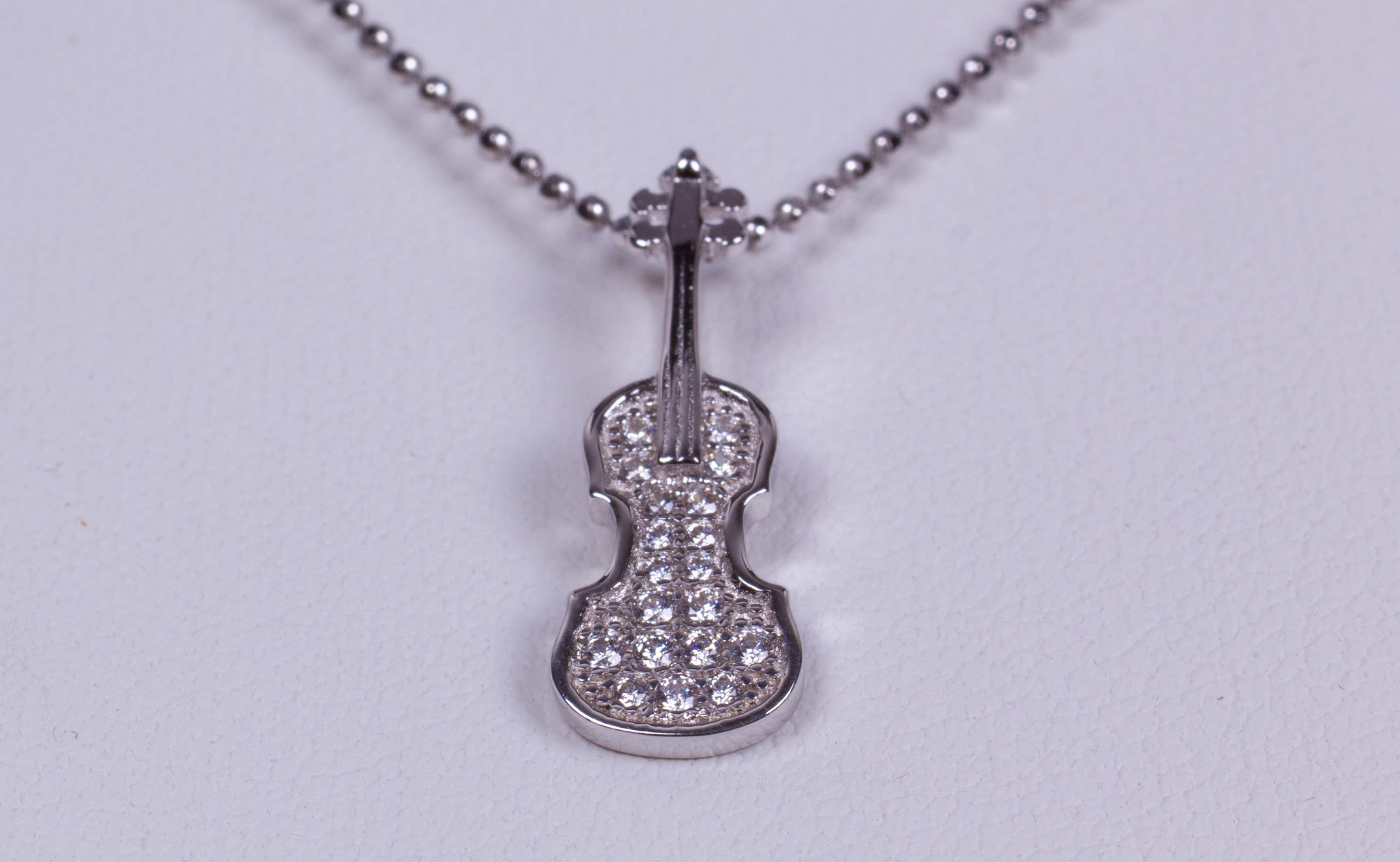 Jewellery, Charms & Pendants